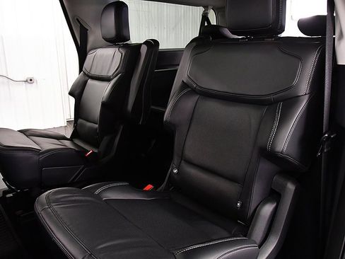 Used 2025 Ford Expedition Max Platinum image 32