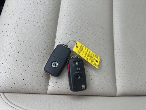 Used 2016 Volkswagen Tiguan SE FWD image 21