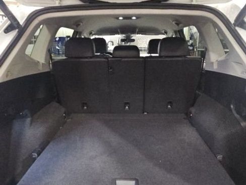 Used 2024 Volkswagen Tiguan Wolfsburg Edition image 37