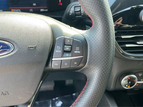 Certified 2025 Ford Escape ST-Line Select AWD/4WD image 33