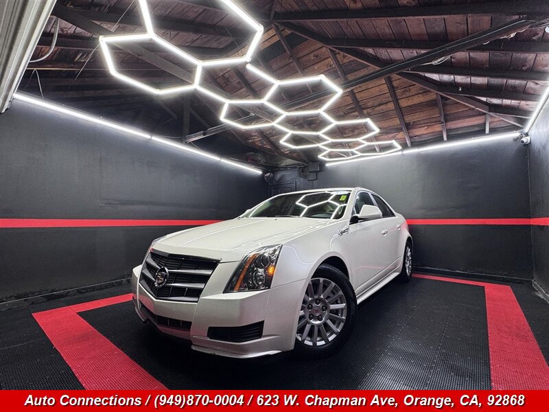 Used 2010 Cadillac CTS Luxury RWD image 2