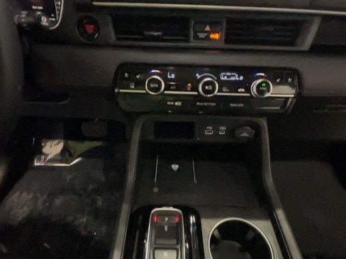 Used 2025 Honda Pilot Elite image 35