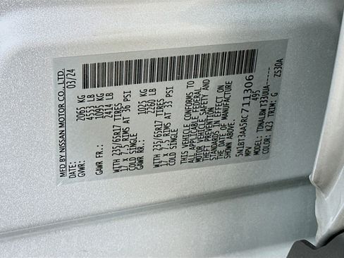 Used 2024 Nissan Rogue S image 12