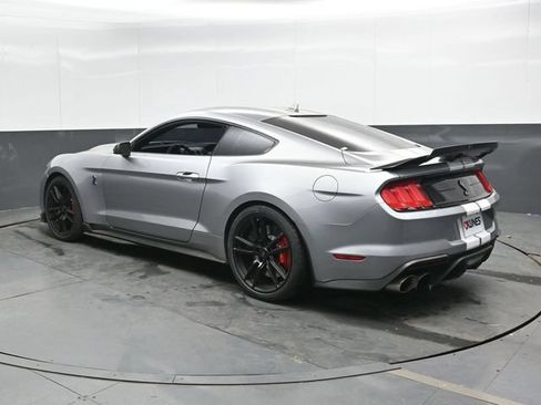 Used 2022 Ford Mustang Shelby GT500 w/ Technology Package RWD image 2