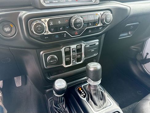 Used 2023 Jeep Wrangler Unlimited Sahara w/ Cold Weather Group image 17