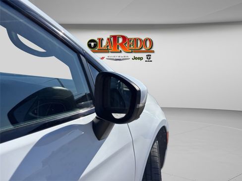 Used 2023 Chrysler Pacifica Touring-L w/ S Appearance Package image 26