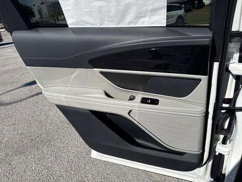 New 2026 Lincoln Nautilus Premier image 13