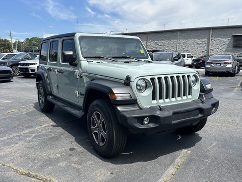 Used 2023 Jeep Wrangler Unlimited Sport AWD/4WD image 2