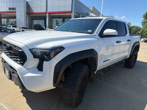 Used 2024 Toyota Tacoma TRD Off-Road AWD/4WD image 1