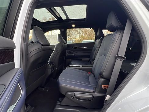 New 2026 INFINITI QX60 Sport image 18