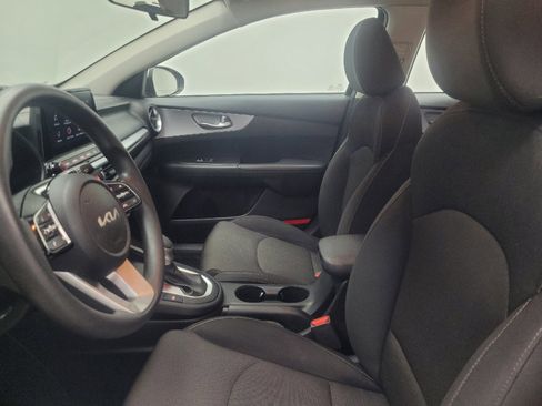 Used 2023 Kia Forte LXS FWD image 17