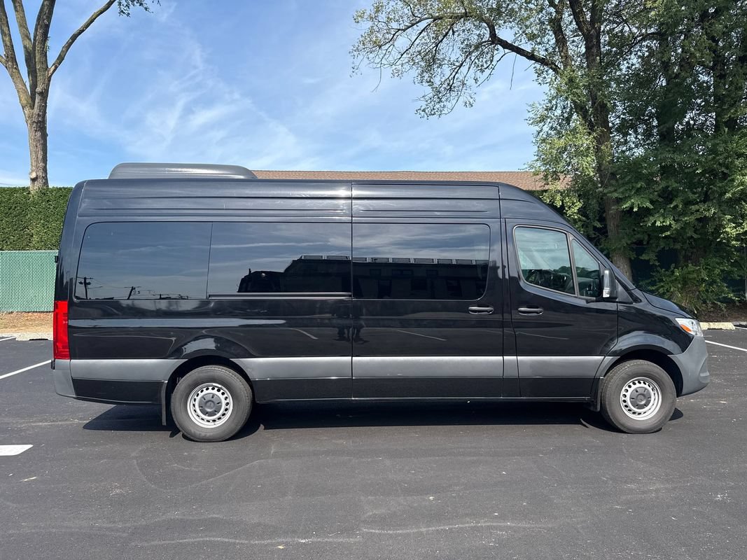 Used 2025 Mercedes-Benz Sprinter 2500 image 8