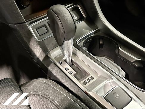 Certified 2024 Subaru Ascent Premium w/ Convenience Package image 18