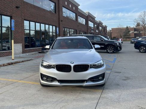 Used 2018 BMW 330i Gran Turismo xDrive image 3