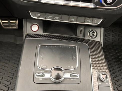 Used 2019 Audi SQ5 Premium Plus w/ Premium Plus Package AWD/4WD image 18