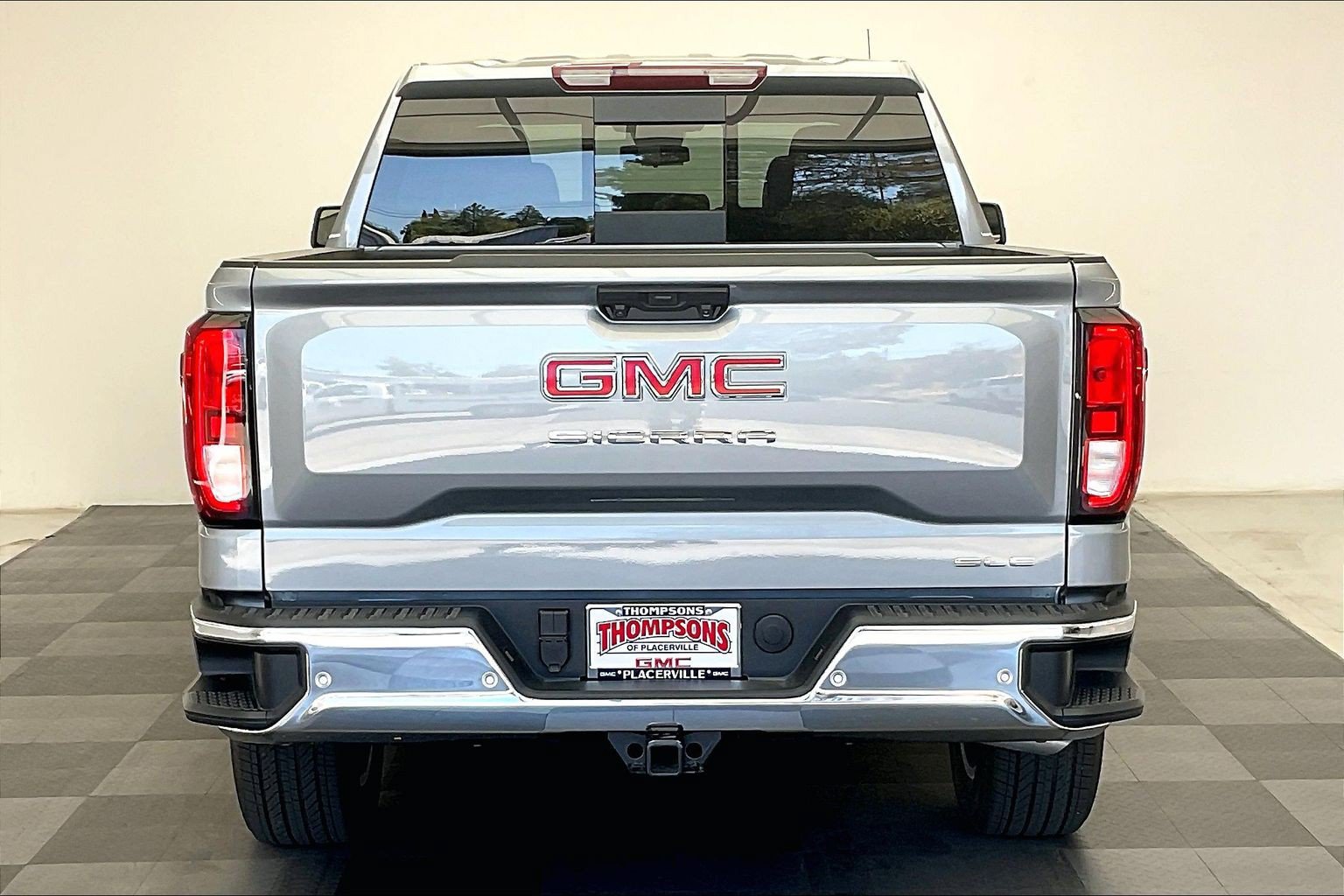 New 2026 GMC Sierra 1500 SLE w/ Preferred Package AWD/4WD image 3