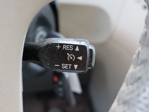 Used 2012 Toyota Sienna XLE image 9