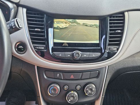 Used 2019 Chevrolet Trax LT w/ Driver Confidence Package FWD image 11