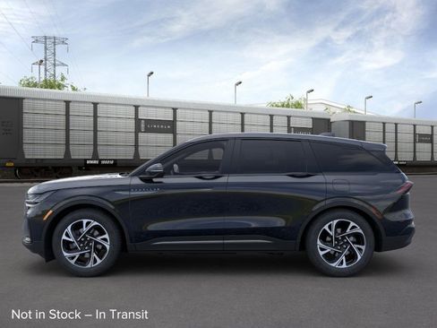 New 2025 Lincoln Nautilus Premier w/ Equipment Group 102A image 3