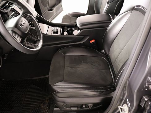 Used 2023 Jeep Grand Cherokee Altitude image 11