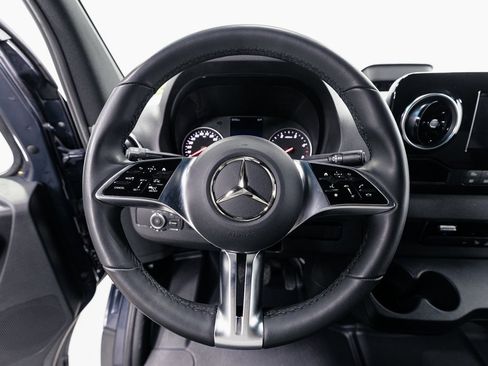 Used 2025 Mercedes-Benz Sprinter 2500 image 11