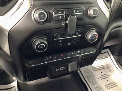 Used 2020 Chevrolet Silverado 1500 LT image 24