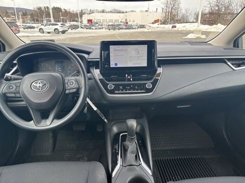 Used 2023 Toyota Corolla LE image 28