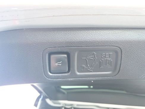 Used 2019 Lincoln Navigator L Select image 10