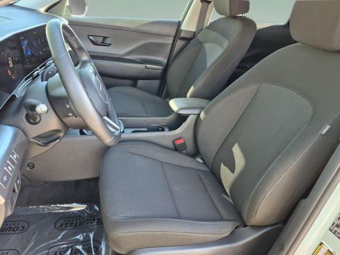 Certified 2025 Hyundai Kona SEL FWD image 18