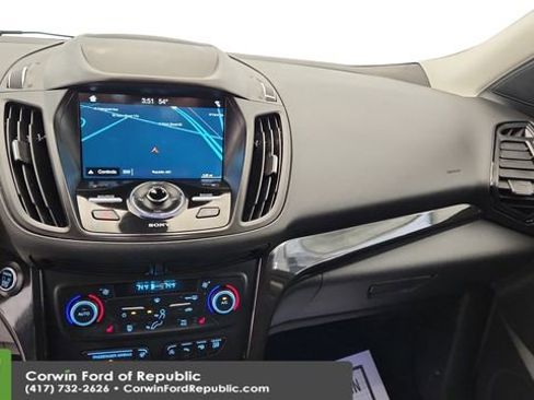 Used 2019 Ford Escape Titanium image 20