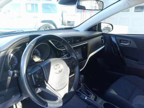 Used 2018 Toyota Corolla iM image 19