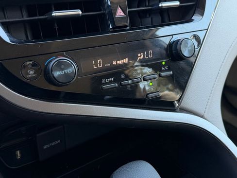 Used 2022 Toyota Camry LE image 21