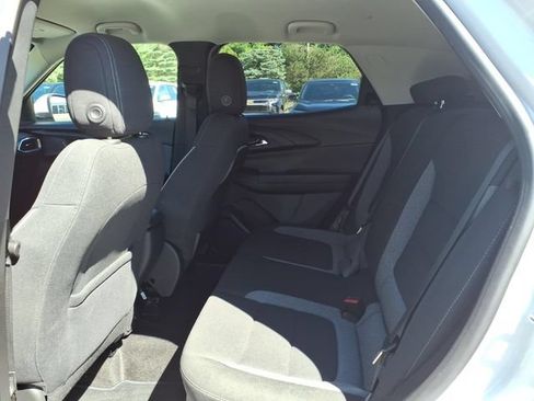 Used 2023 Chevrolet TrailBlazer LT w/ Convenience Package AWD/4WD image 9