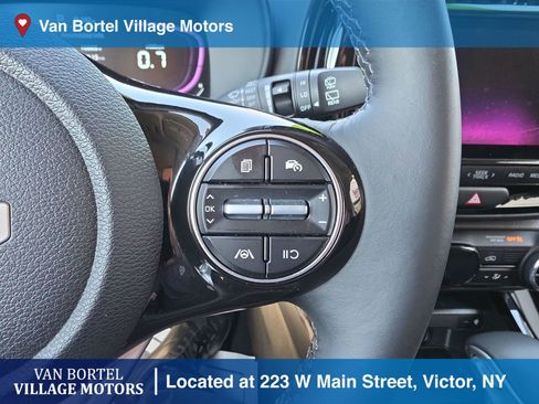 Used 2025 Kia Soul EX FWD image 16
