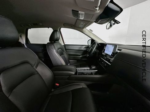 Certified 2024 Nissan Pathfinder SL FWD image 27