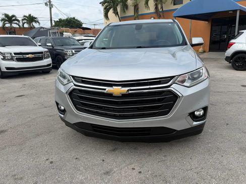 Used 2018 Chevrolet Traverse LT FWD image 2