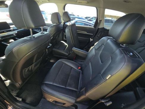 Used 2025 Kia Telluride S image 7
