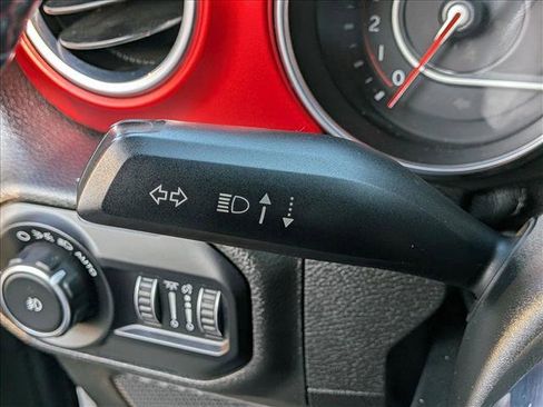 Used 2018 Jeep Wrangler Unlimited Rubicon AWD/4WD image 14