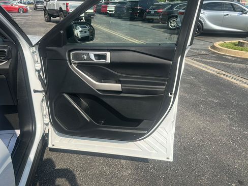 Used 2023 Ford Explorer XLT w/ Equipment Group 202A RWD image 10