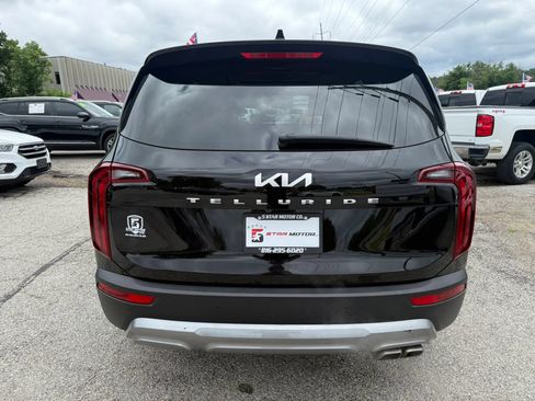Used 2022 Kia Telluride S FWD image 4