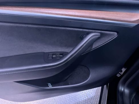 Used 2023 Tesla Model Y Long Range image 12