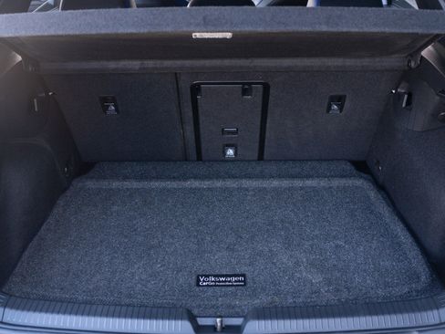 Used 2024 Volkswagen Golf R image 7