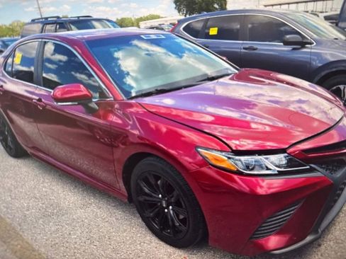 Used 2018 Toyota Camry SE w/ Audio Package FWD image 4