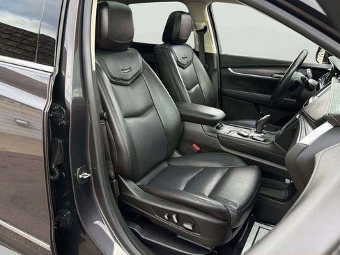 Used 2017 Cadillac XT5 Luxury w/ Driver Awareness Package image 14