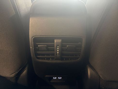 Used 2025 Toyota Corolla Cross LE image 23