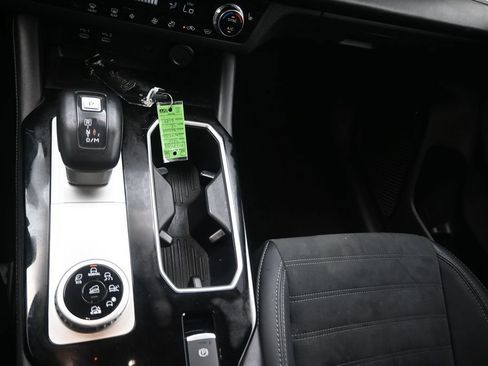 Used 2025 Mitsubishi Outlander SE AWD/4WD image 9