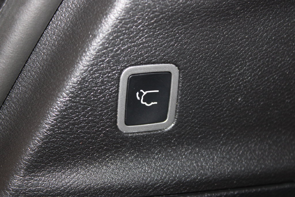 Used 2025 Chrysler Pacifica Select FWD image 16