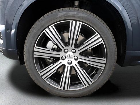 New 2025 Volvo XC90 T8 Plus w/ Protection Package Premier image 6