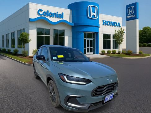 Used 2025 Honda HR-V Sport image 9