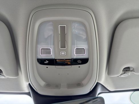 Used 2025 Volvo V60 B5 Cross Country Plus image 20